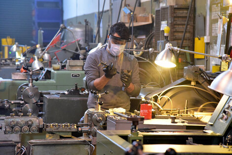 El macrismo golpeó a la industria con más fuerza que la pandemia. 