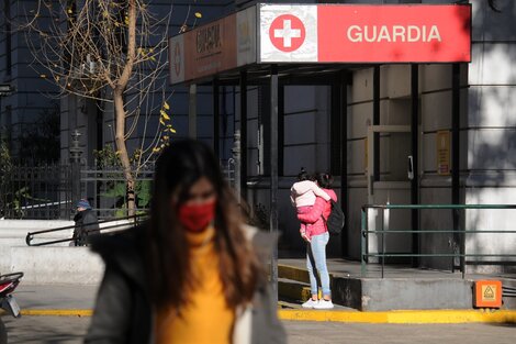 Coronavirus: cierran dos servicios en el hospital Rivadavia