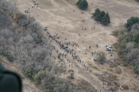 Coronavirus en Córdoba: carreras de caballos en plena cuarentena, los dispersan con un helicóptero 