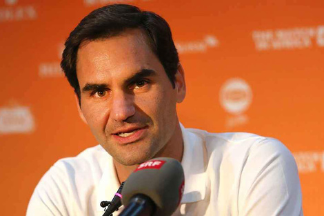 Federer volvió a entrenar tras la operación y apunta a 2021