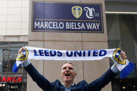 Inauguraron la calle Marcelo Bielsa en Leeds