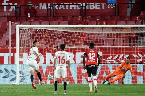 Liga de España: Ocampos anotó de penal en Sevilla ante Mallorca