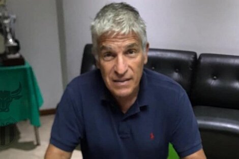 Omar Labruna dejó de ser el entrenador de Nueva Chicago