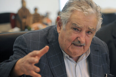 Pepe Mujica fue lapidario con la medida de Lacalle Pou para "atraer" argentinos