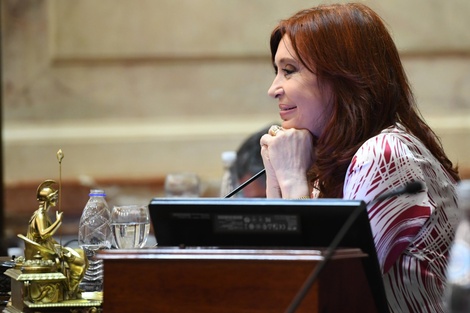 "Sorpresas te da la vida", Cristina Kirchner cruzó a Infobae y elogió a La Nación 