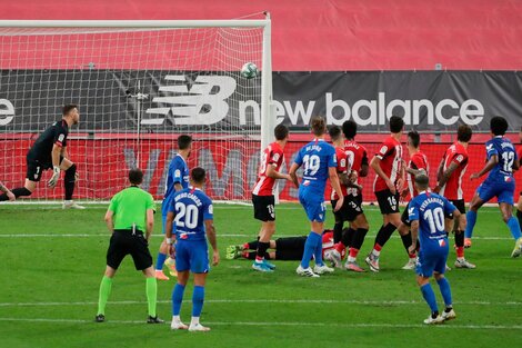 Ever Banega fue la figura en el triunfo de Sevilla