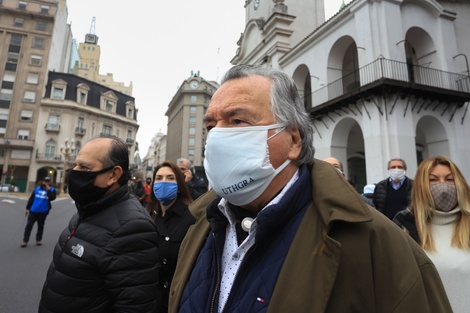 Barrionuevo marchó a Plaza de Mayo para pedir la reapertura de hoteles y bares