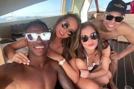 Vinicius Jr. disfruta sus vacaciones junto a modelos y a puro lujo