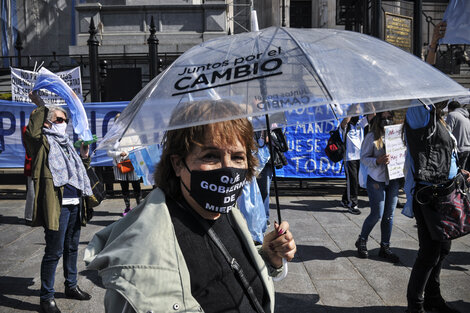 Poco más de mil personas se congregaron para rechazar el proyecto del oficialismo.