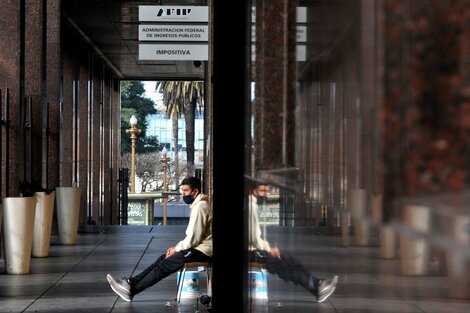 El Gobierno negó cambios en la escala del impuesto a las Ganancias en la cuarta categoría