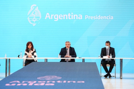 El presidente Alberto Fernández, con la vicepresidenta Cristina Fernández de Kirchner, y el titular de la Cámara de Diputado, Sergio Massa.