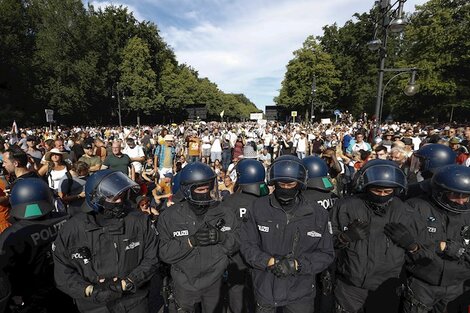 La Policía tuvo algunos roces con los manifestantes. 