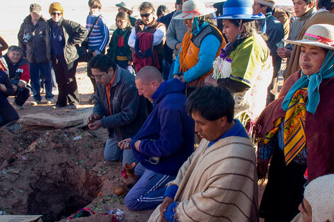 Pachamama, kusilla kusilla con la deuda en dólares