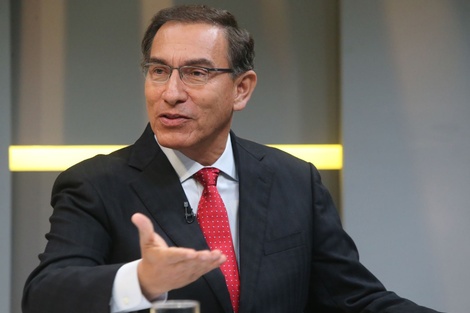 Martín Vizcarra presentó gabinete en Perú