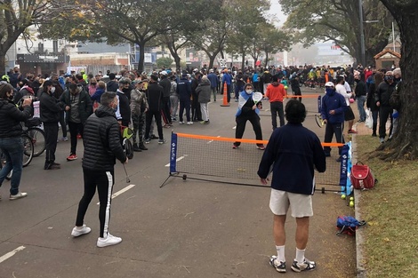La manifestación incluyó redes móviles, para jugar al tenis y al pádel. (Fuente: NA)