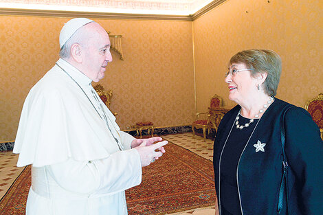 El Papa recibió a Bachelet en el Vaticano