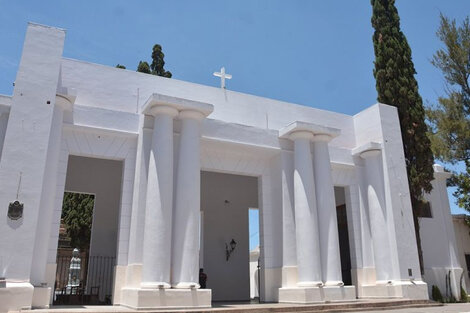 Señalarán al cementerio de la Santa Cruz como sitio de la Memoria