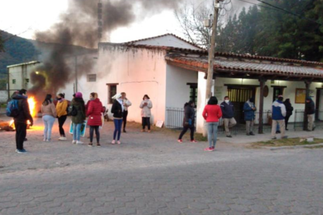 Municipales de La Caldera vuelven al paro