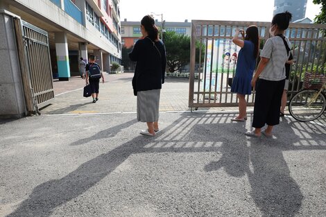 Las escuelas volverán a la modalidad virtual. 