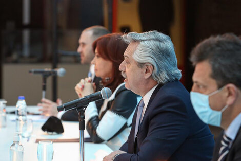 El presidente Alberto Fernández, con la vicepresidenta Cristina Fernández de Kirchner, y el titular de la Cámara de Diputado, Sergio Massa.