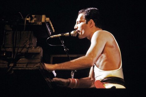 Mercury, durante un show en Paris, en 1984. 