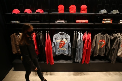 La tienda está en el Soho, el distrito londinense que vio florecer el rock en los sesenta. (Fuente: AFP)