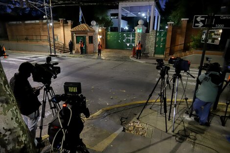 Un hombre fue detenido por arrojar una bomba molotov frente a la Quinta de Olivos