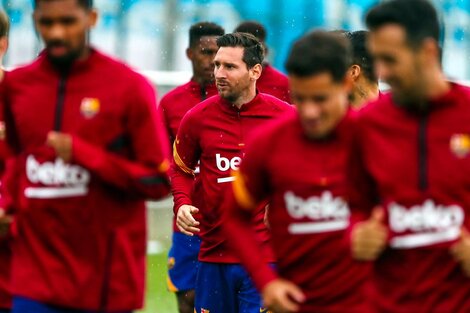 Messi ya practicó con todo el plantel de Barcelona