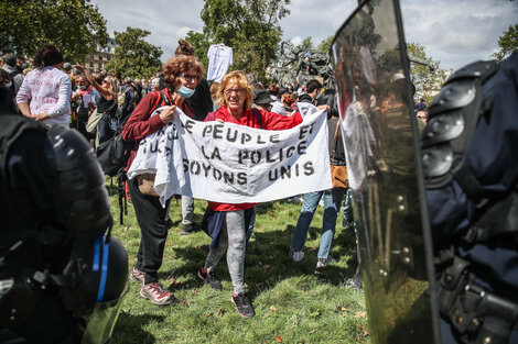 Un paseo por París con los libertarios anticuarentena