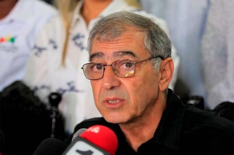 "Yo sé que siempre hay gente que critica lo que hago y sé que esto me lo van a criticar porque van a decir que es vulgar el mensaje", se adelantó el alcalde de Cartagena, William Dau Chamat.  
