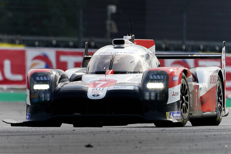 "Pechito" López y su equipo lideran las 24 Horas de Le Mans