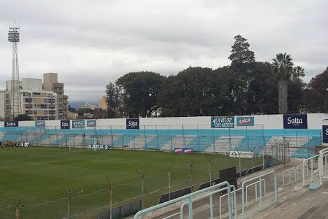 Estadios vacíos, como en todo el país, desde hace seis meses 