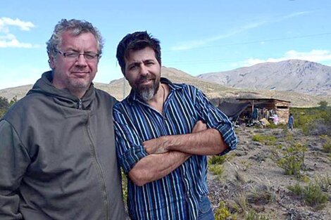 Fernando Cabaleiro y Carlos "Chuzo" González Quintana en la Pu Lof de Cushamen, andes de la desaparición de Maldonado.