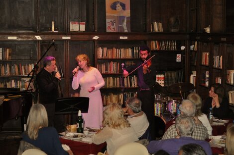 La Biblioteca Café, celebrar a pesar de todo