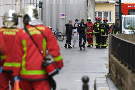 Dos heridos por arma blanca frente a la exsede de Charlie Hebdo