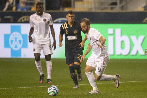 Penal a la nubes, cargadas y goleada: el frustrante debut de Gonzalo Higuaín en la MLS