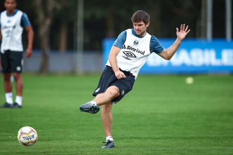 Kannemann tiene coronavirus y es la primera baja de la Selección