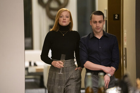 Shiv (Sarah Snook) y Roman (Kieran Culkin), hermanos Roy con diferentes problemas.