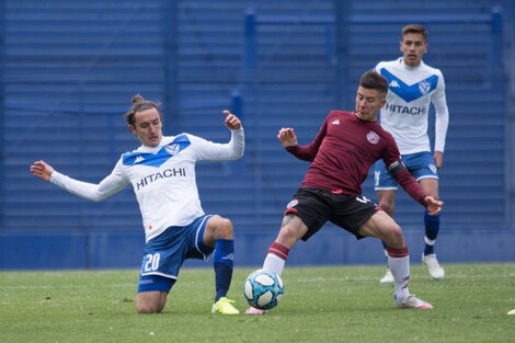 Vélez se impuso por 2-1 a Lanús en Liniers.