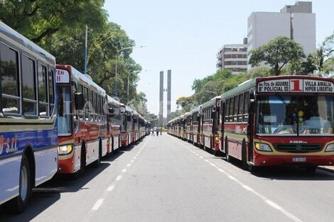 Paro de colectivos en Tucumán:  bloquearon el centro de San Miguel