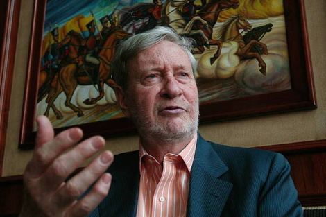 El filósofo italiano Gianni Vattimo es Doctor Honoris Causa por la UNLP.