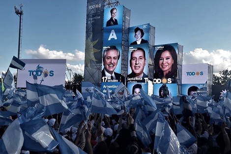 Alberto Fernández y Cristina Kirchner encabezaron el acto del 17 de octubre pasado en La Pampa.