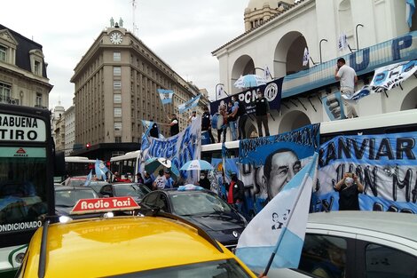 Las mejores fotos de las caravanas de camioneros en Plaza de Mayo