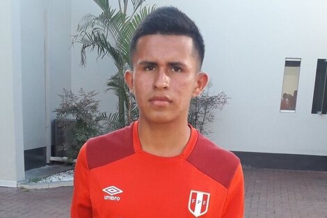 El jugador llegó a formar parte del seleccionado sub-15 de Perú. 