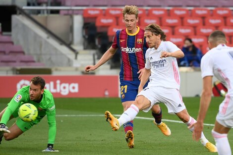 Derby español: Real Madrid derrotó 3-1 a Barcelona en el Camp Nou