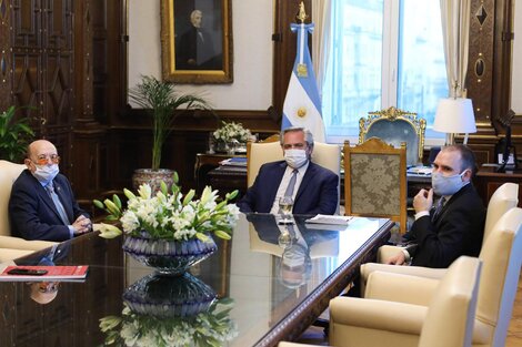 Fernández y Guzmán, en la reunión con el supermercadista Alfredo Coto