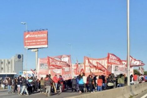 Desalojo en Guernica: cortan accesos a la Ciudad