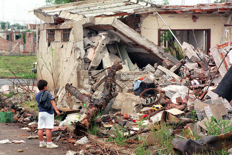 A 25 años de la explosión de Río Tercero, justicia parcial y Carlos Menem al banquillo