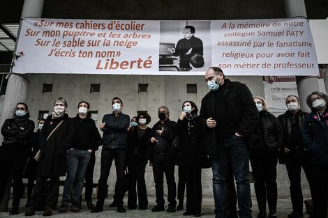 Minuto de silencio en escuelas de Francia en homenaje al profesor Samuel Paty  