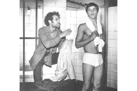 Sal Mineo y Don Johnson en Fortune and Men’s Eyes (1967)   